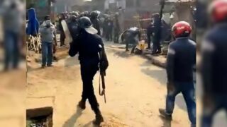 गौरमा दुई पक्षबीच झडप : स्थिति नियन्त्रणमा लिन हवाई फायर र अश्रुग्यास प्रहार
