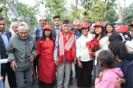 ओलीसमक्ष भूमिहीनको आवाज : ‘फेरि जितेर धनीपुर्जा दिलाइदिनुहोस्’