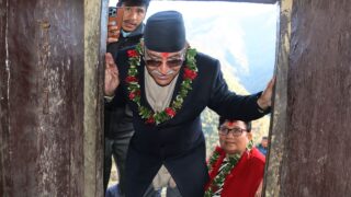 चुनबाङको त्यो कोठा जहाँ सीता र प्रकाशसँग बसेका थिए प्रचण्ड, २० वर्षपछि पुग्दा भरिए आँखा