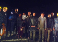 रोशी खोलाको बाढीले बगाउँदा एक मजदुरको मृत्यु, ७ जनाको उद्धार