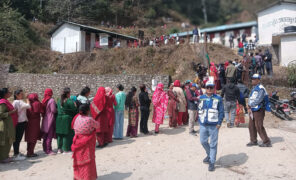 मतदानको समय सकियो, केन्द्रमा रहेका मतदाताले भोट दिन पाउने