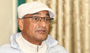 लेखकलाई अदालतमा उपस्थित गराइयो