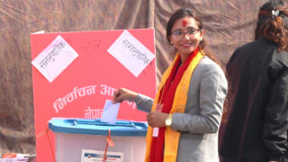 तोसिमा कार्कीले गरिन् मतदान, भनिन् ‘यो इतिहास रच्ने समय हो’