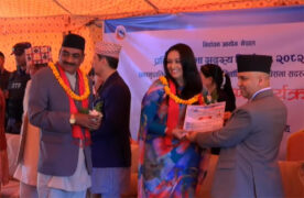 समानुपातिकतर्फका सांसदले पाए निर्वाचित भएको प्रमाणपत्र