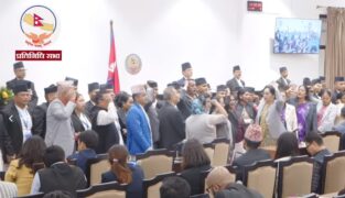 विपक्षीको अवरोधका माझ सभामुखले अघि बढाए संसदको कारबाही