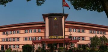 राष्ट्र बैंकको कारबाहीमा पर्ने सीईओ र सञ्चालक अयोग्य हुने सर्वोच्चको व्याख्या, बैंकिङ क्षेत्र तरंगित