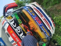 बाजुरा बस दुर्घटना अपडेट : २३ जनालाई जिल्ला अस्पताल पुर्याइयो, एकलाई अछाम रेफर