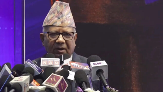 कुराले चिउरा भिज्दैन व्यवहारमै कम्युनिस्ट एकता देखिनुपर्छ : माधव नेपाल