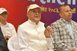 ओलीको सरकारलाई चेतावनी- उत्ताउलिएर धेरै अगाडी नबढनु होला
