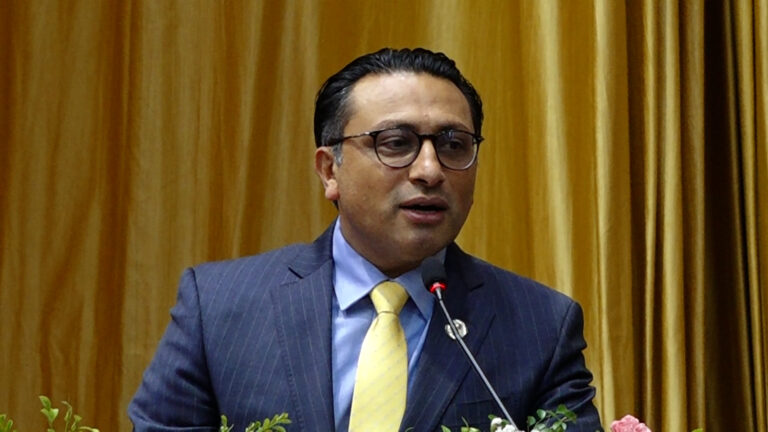 दशकौंदेखि थाँती रहेका समस्या एउटा बजेटले समाधान गर्दैन : अर्थमन्त्री