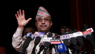 केवल व्यक्तिलाई जोडेर बनाएको एकताले बीपीको उचाइ छुन सक्दैन : पूर्णबहादुर खड्का