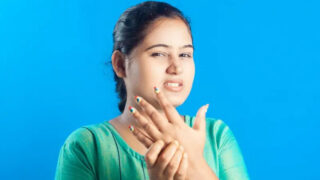 औँलाहरू पड्काउनु रोग हो कि सोख ? स्वास्थ्यमा कति पर्छ असर ?